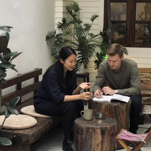 A one-to-one Chinese lesson in progress