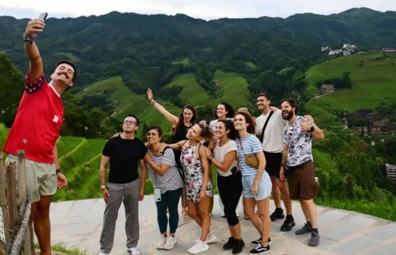 Foreign students travelling around China